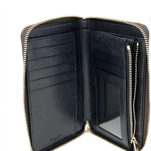 Coach Dark Brown Signature Wallet barely used, no scratches or dings main image 0